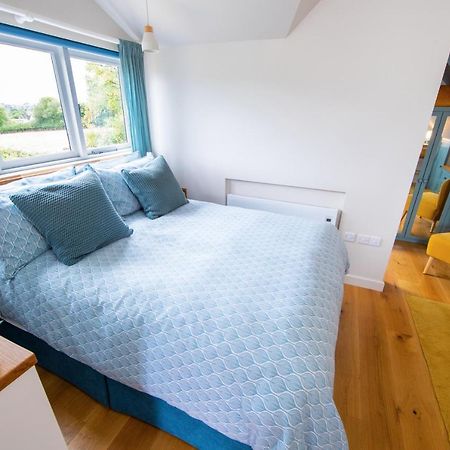 The Loft At The Little Elms Appartement Motcombe Buitenkant foto