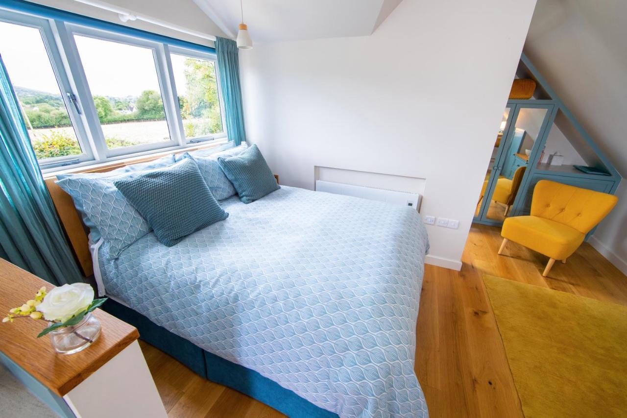 The Loft At The Little Elms Appartement Motcombe Buitenkant foto