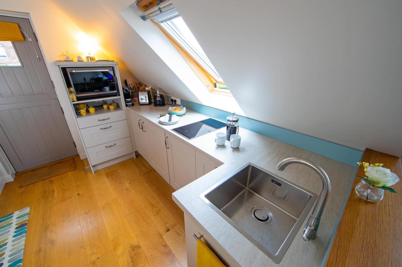 The Loft At The Little Elms Appartement Motcombe Buitenkant foto