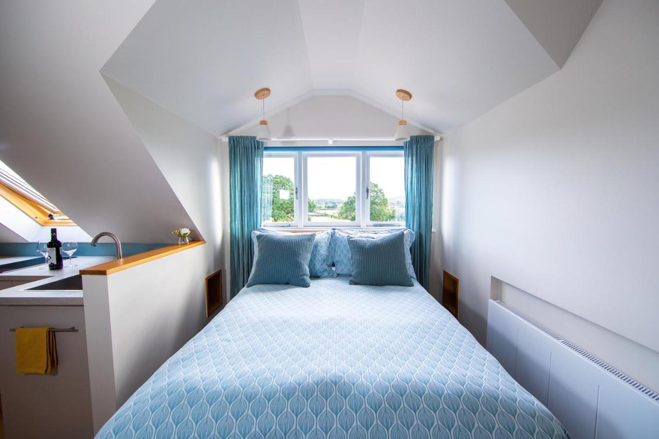 The Loft At The Little Elms Appartement Motcombe Buitenkant foto